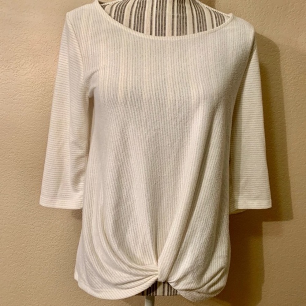 W5 Top Large Relaxed Fit White Cream Metallic Gold Pinstripes Knotted Front